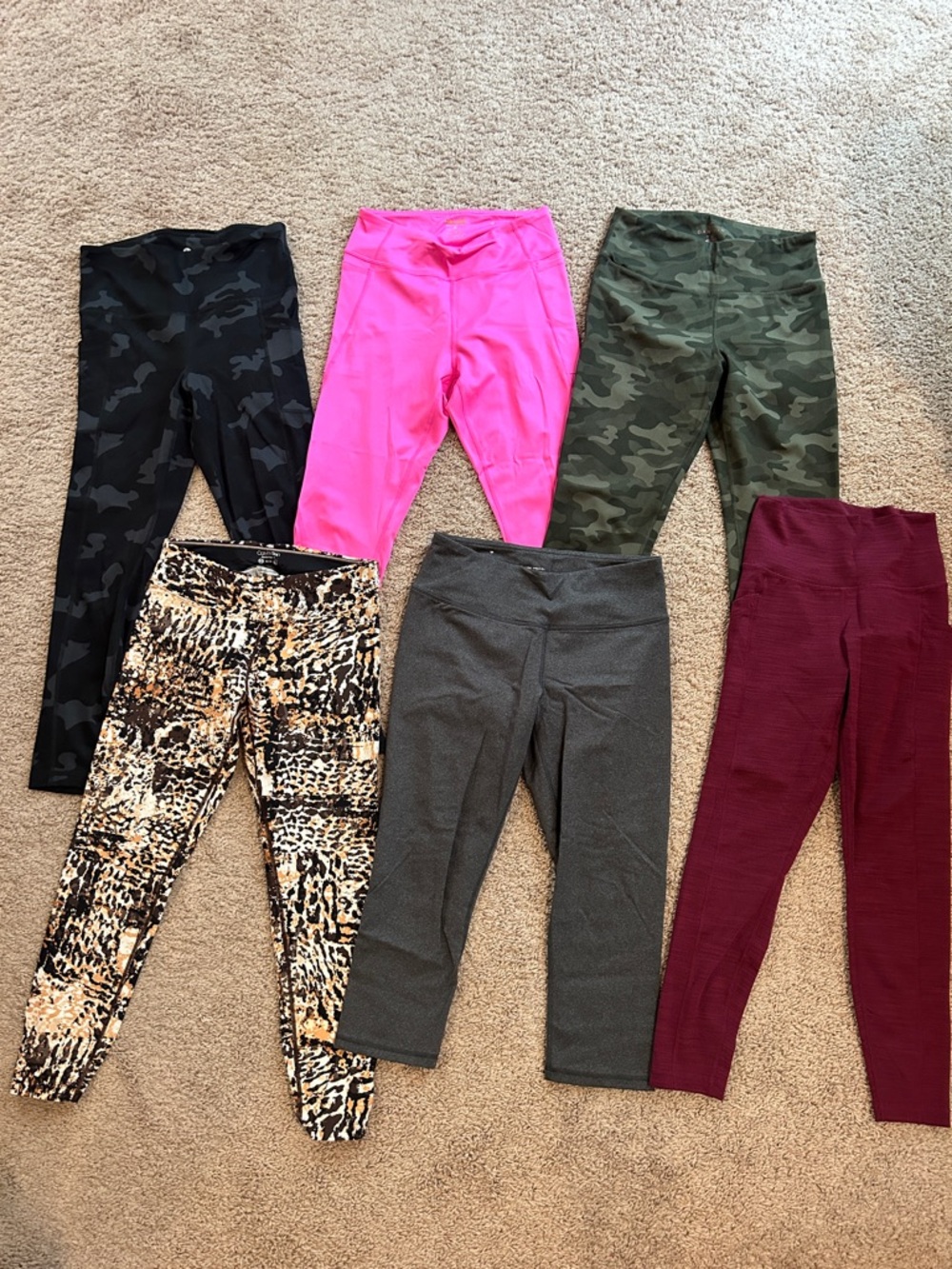 6 pairs of yoga pants- all size medium